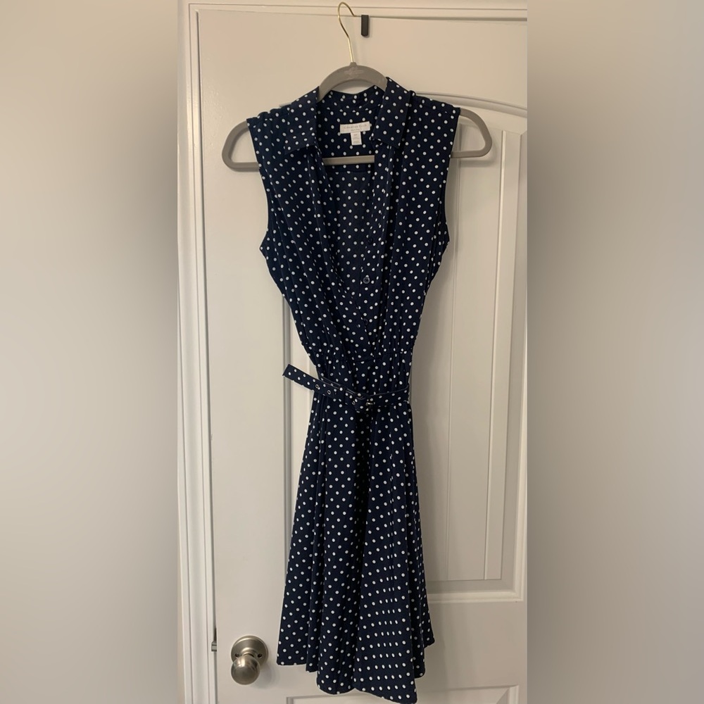 Petite 10 nice condition, dark blue white polkadots